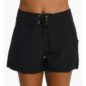 Like NEW! La Blanca 3-Inch Board Shorts XS (size 4)